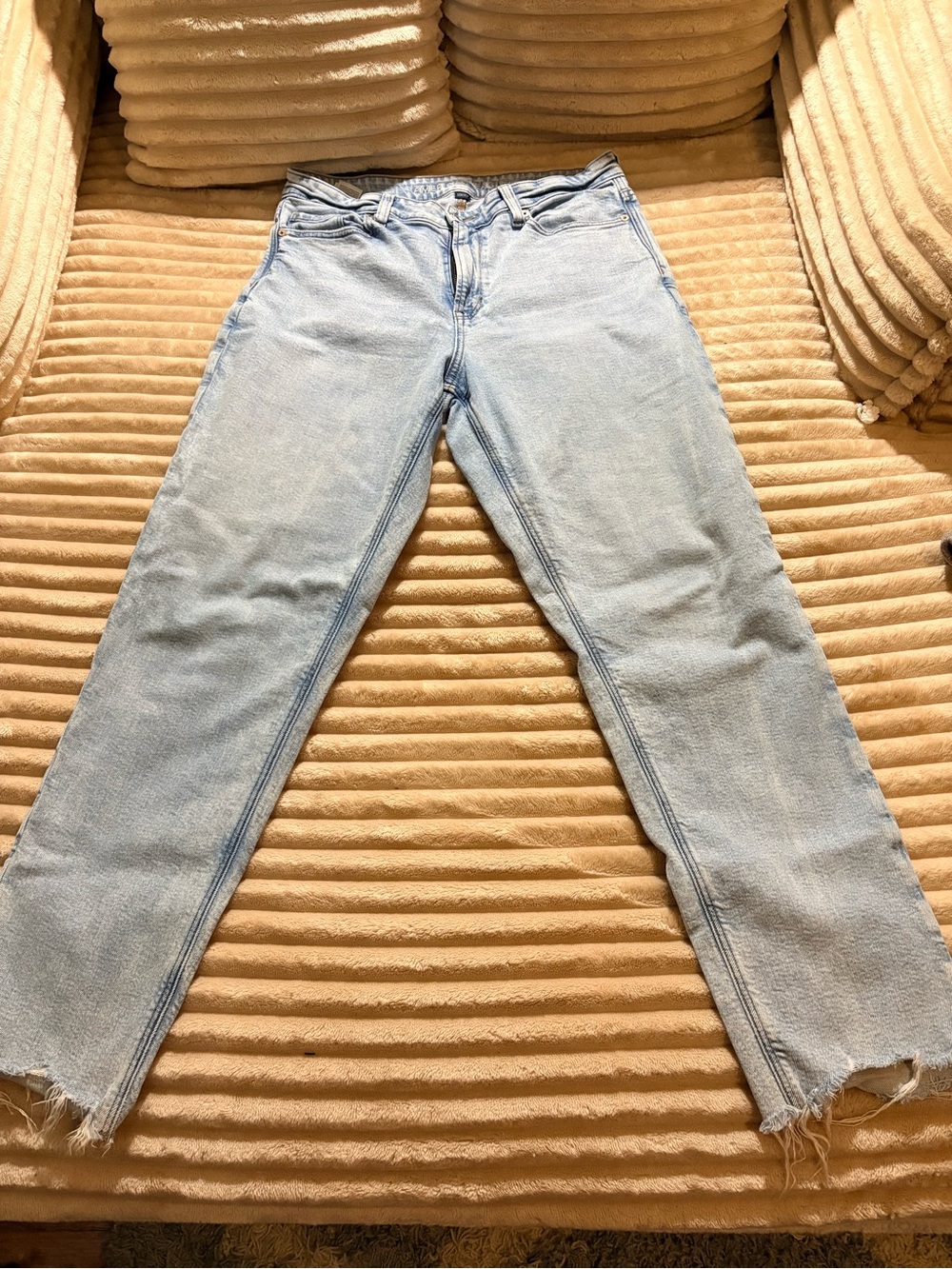 American Eagle Outfitters Light Blue Boyfriend Jeans with Frayed Hem